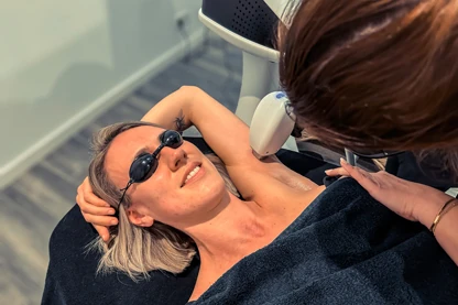 Laserontharing oksels te Leuven